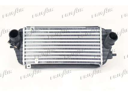 INT. KIA OPTIMA - HYUNDAI i40 1.7 CRDI 11>