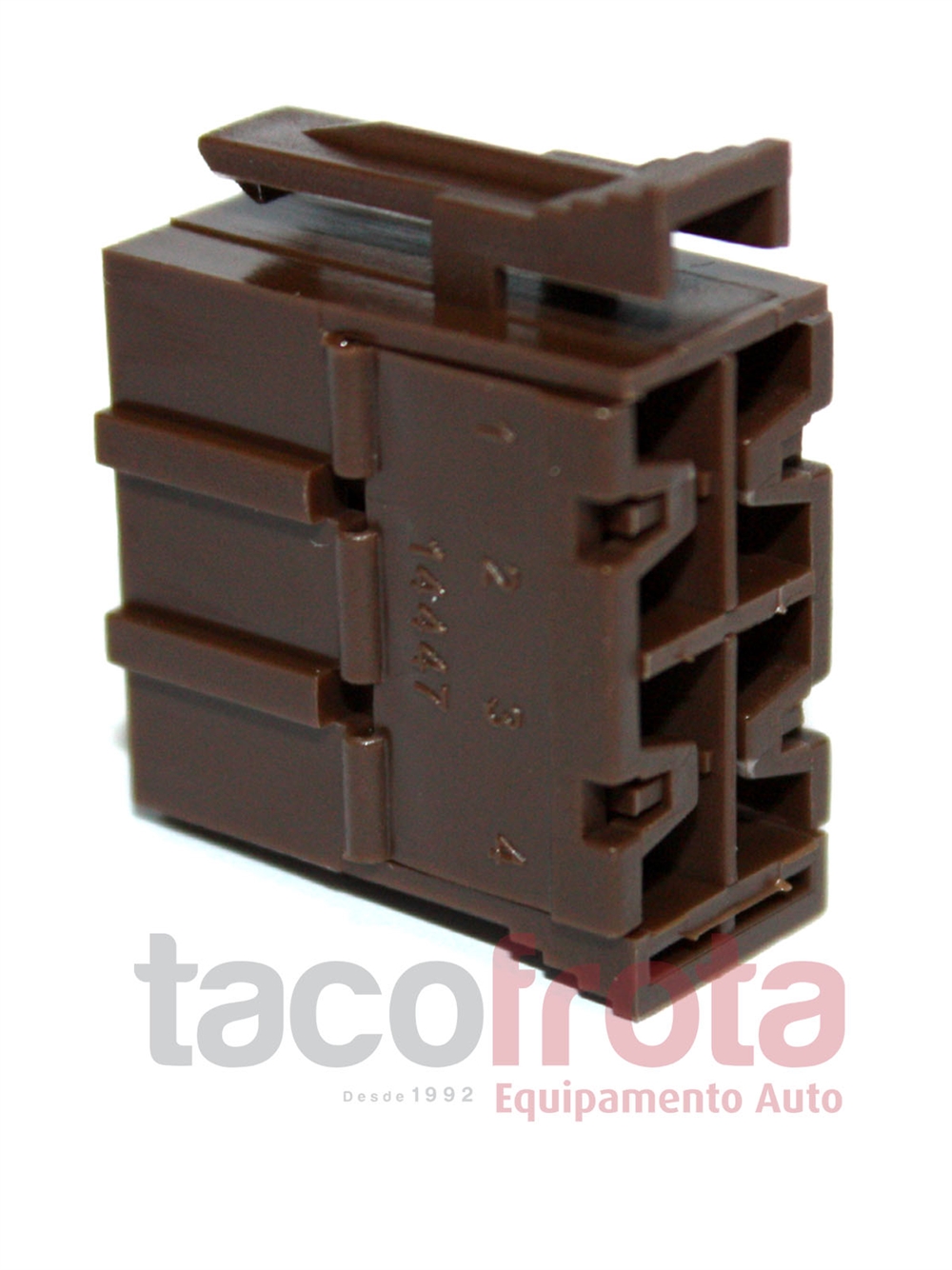 Ficha Electrica 8 Pinos "D" Dados - Castanha
